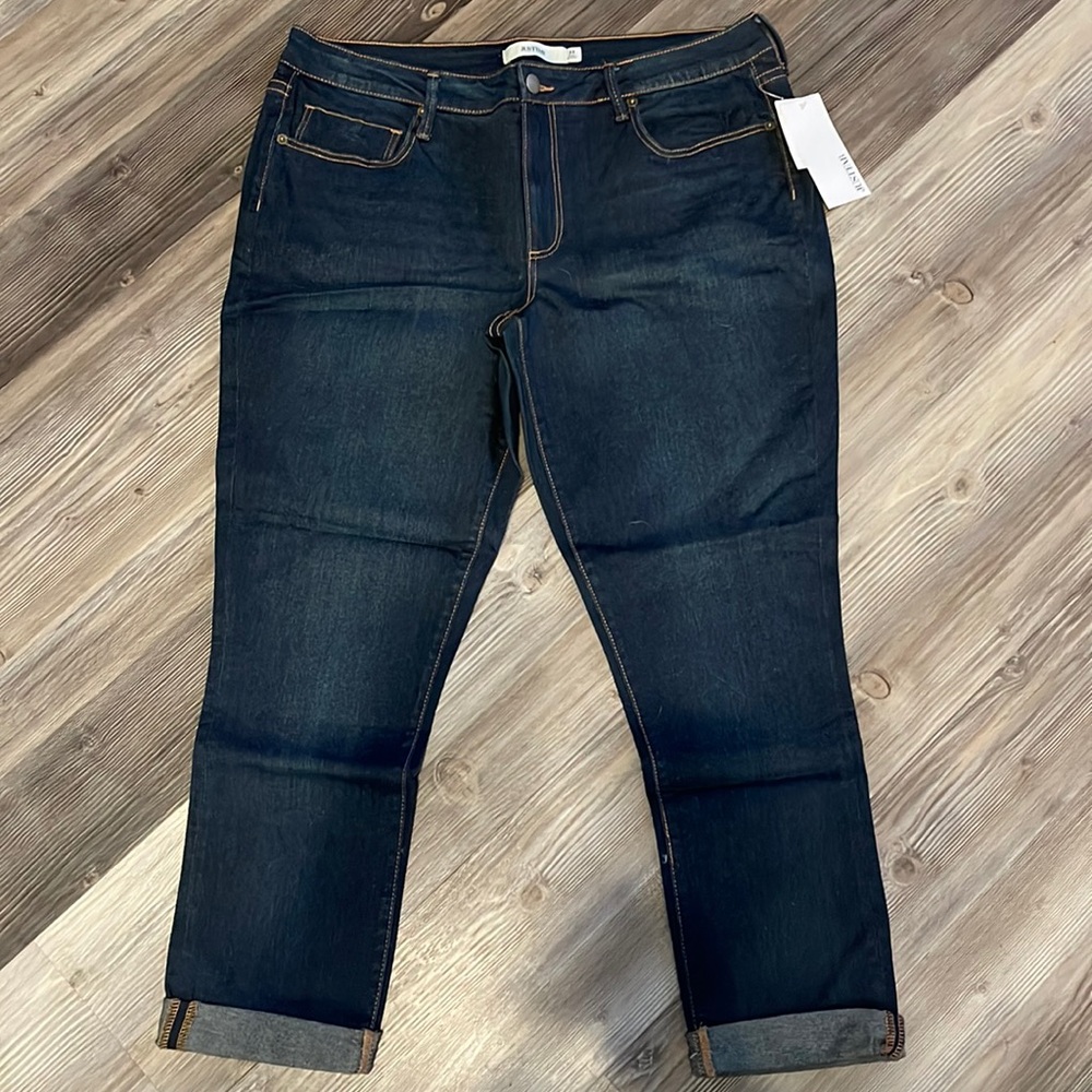 Just Fab size 33 waist ankle jeans NWT